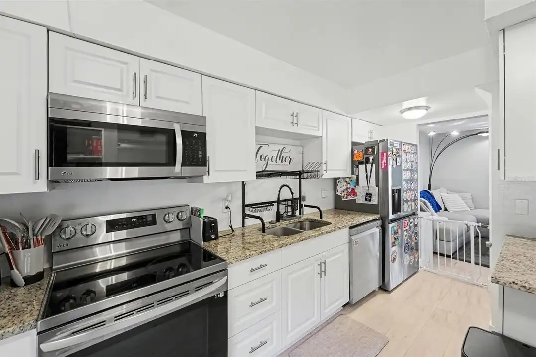 1819 Clearbrooke Dr - View 2