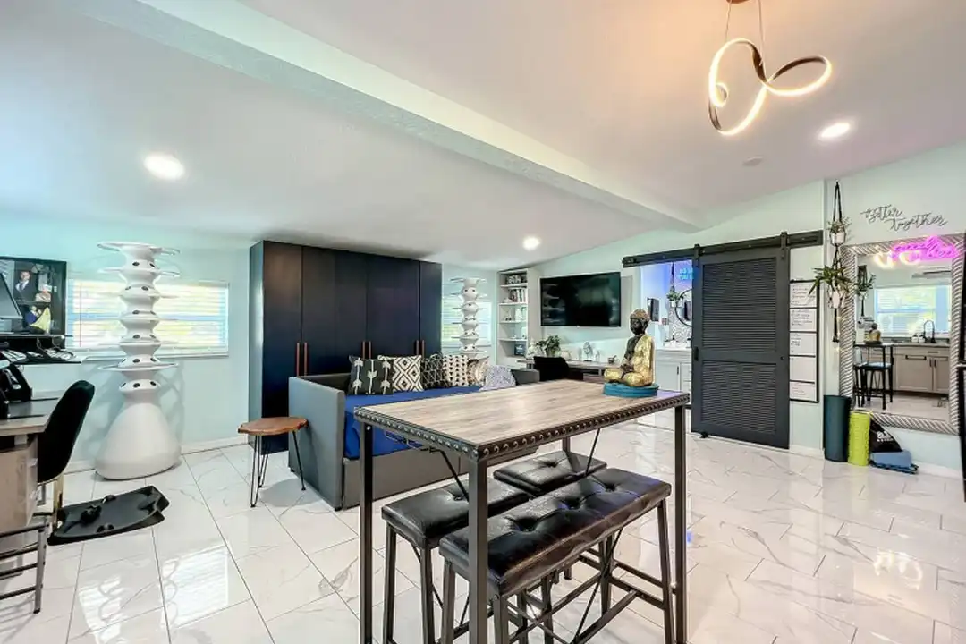 1245 Catalpa Ln unit 4 - View 5