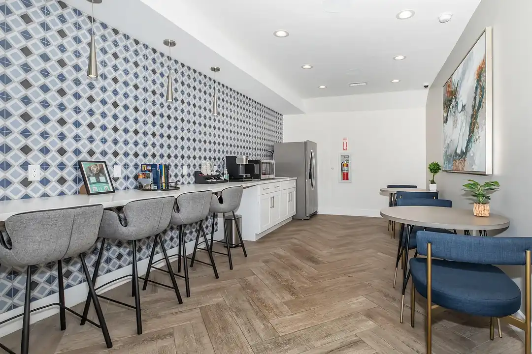 Sierra Vista Apartments – photo 1
