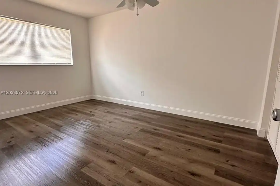 5540 SW 38th Ct unit 0 - View 5