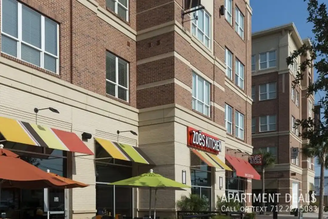 Apartment in Houston, Rice Village, University Place - View 3
