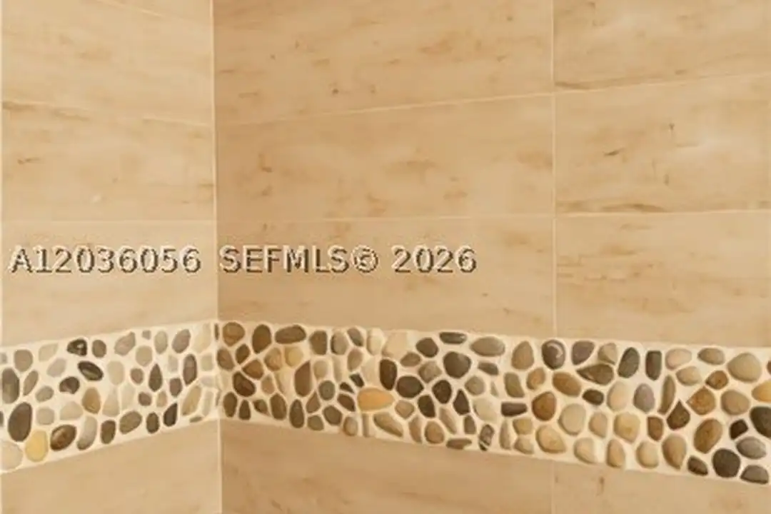 Apartment in Coral Gables - View 5