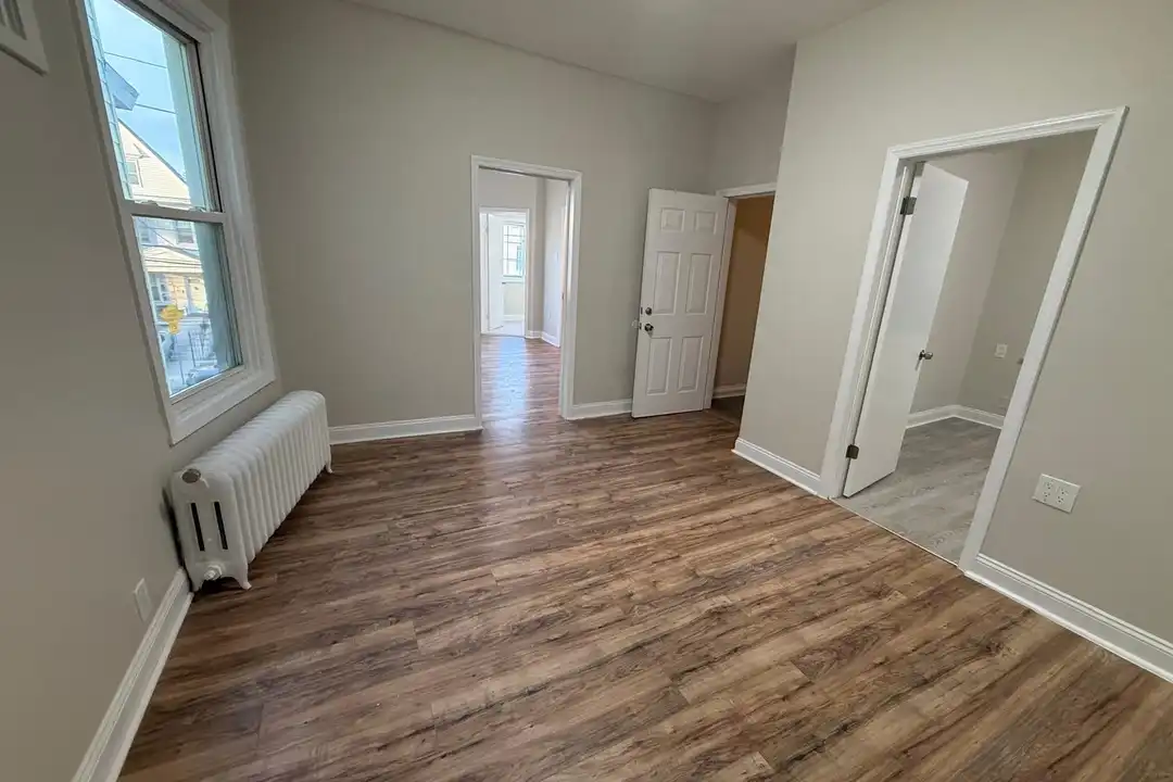 221 Wilkinson Ave unit 2 - View 3