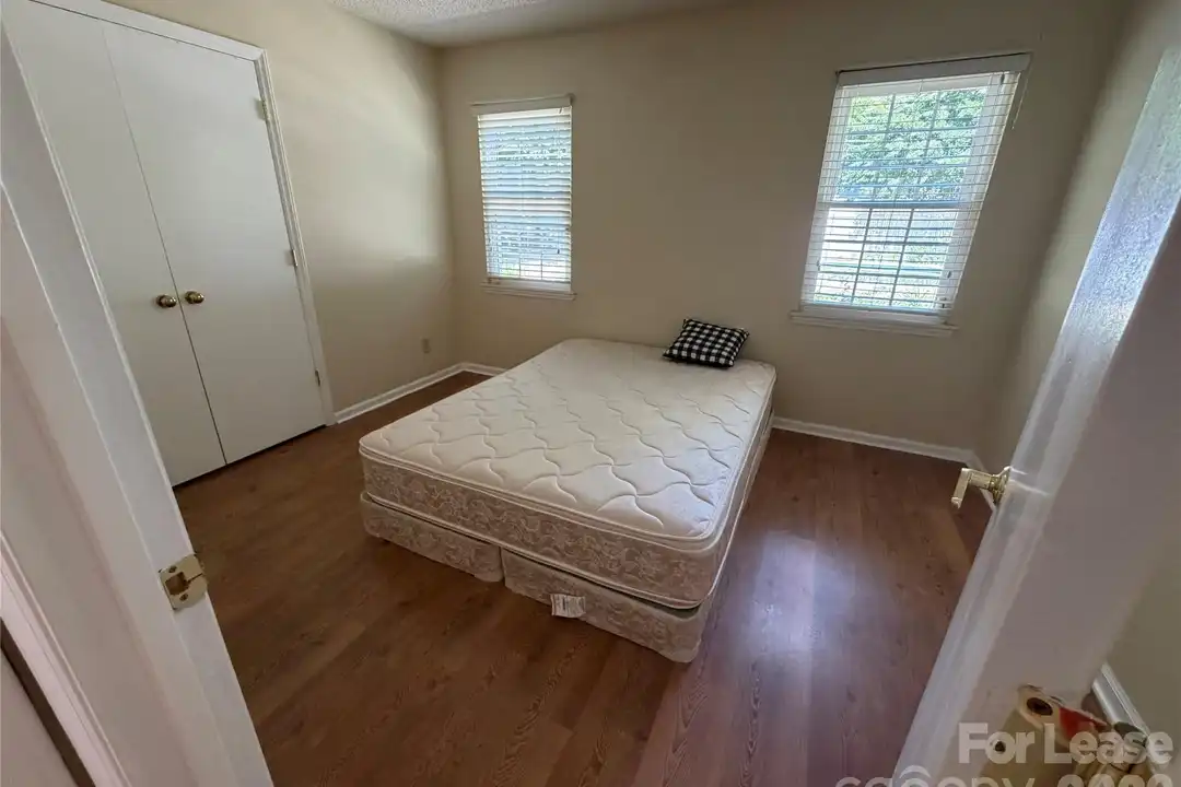 379 Schad Ct SW - More