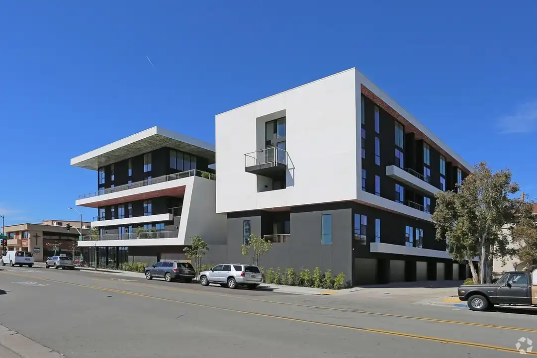 Apartment in San Diego - View 2