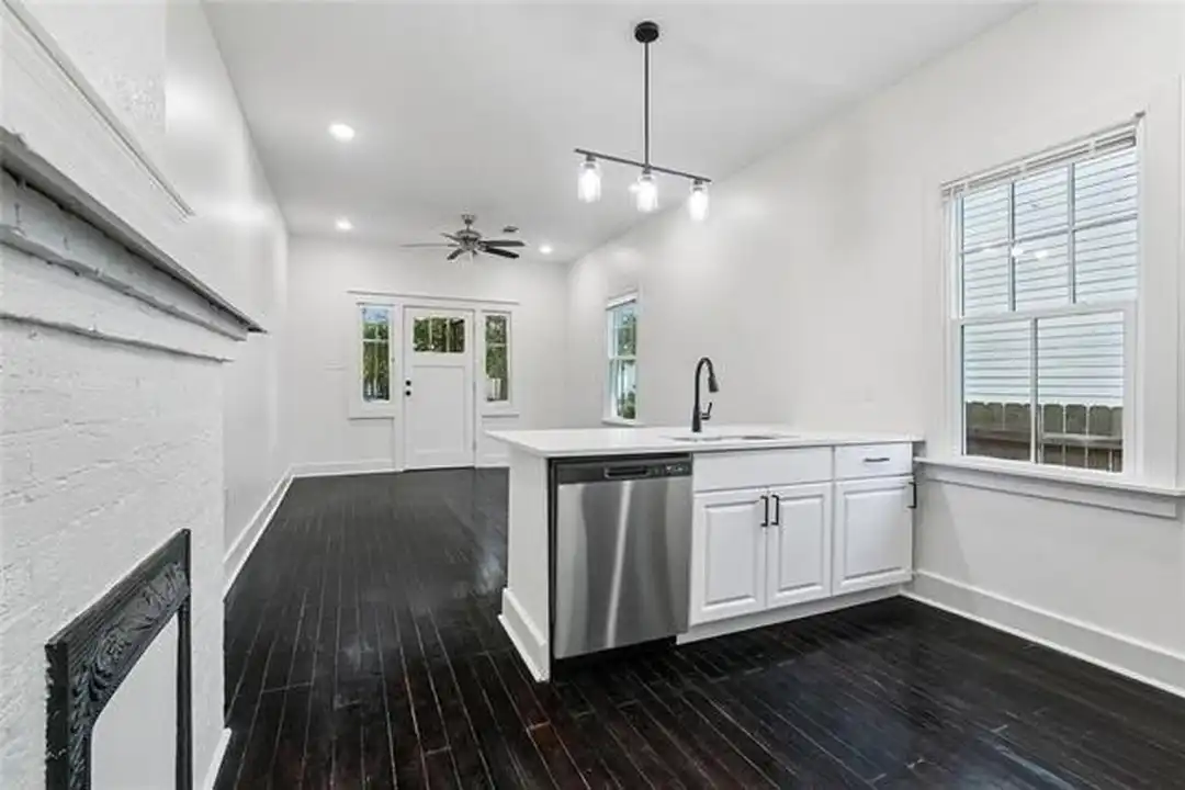 4023 Franklin Ave - View 4