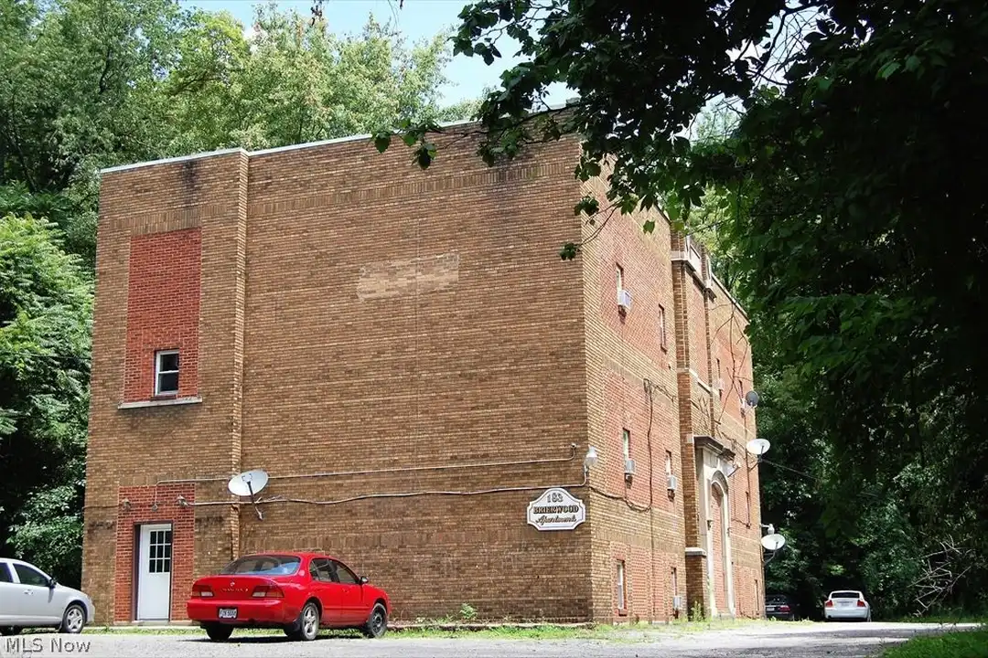 183 Woodmont Ave unit 2 – photo 1 of 6