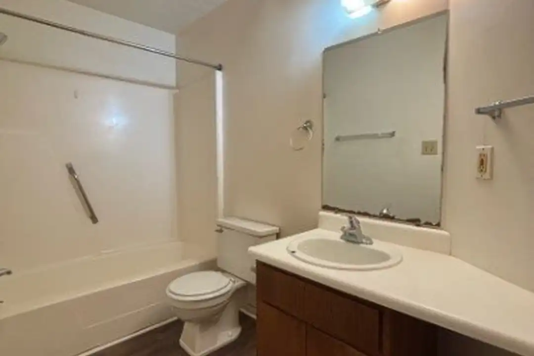 6400 Starbrook Dr #7 - More