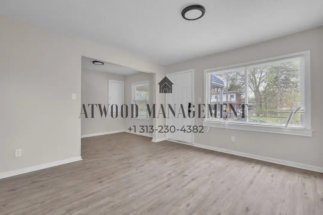 18437 Trinity St – pohled 2
