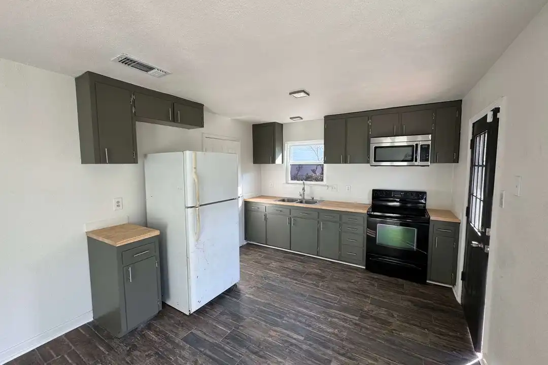 833 Michelle Dr - View 4