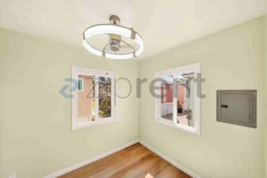 610 N Garfield Ave unit 1-2 - View 3