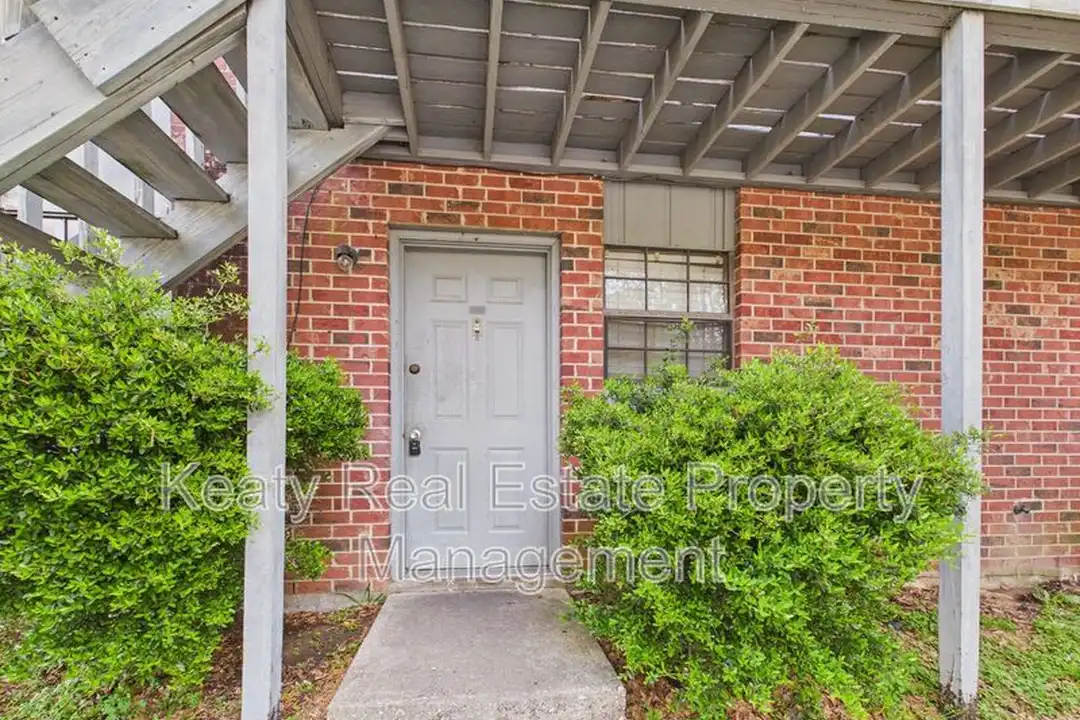 207 Rue Royale unit A – photo 1 of 16