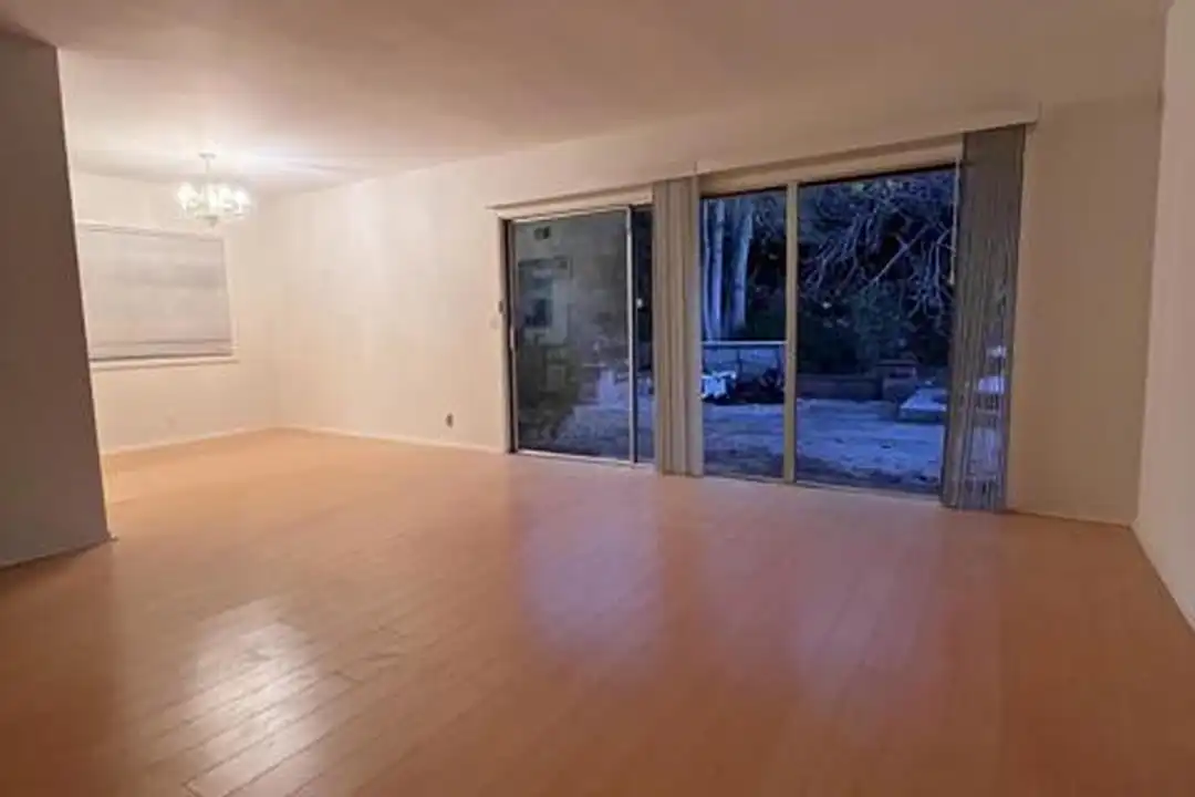 5154 Crown Ave - View 2