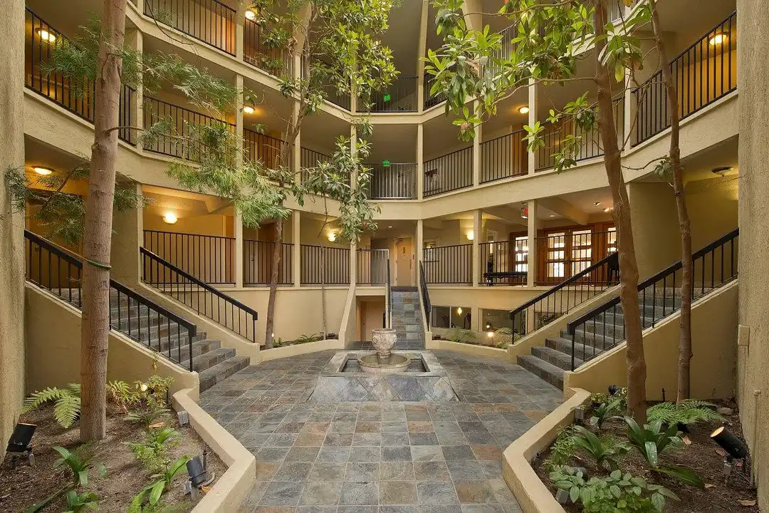 Atrium Downtown - View 6