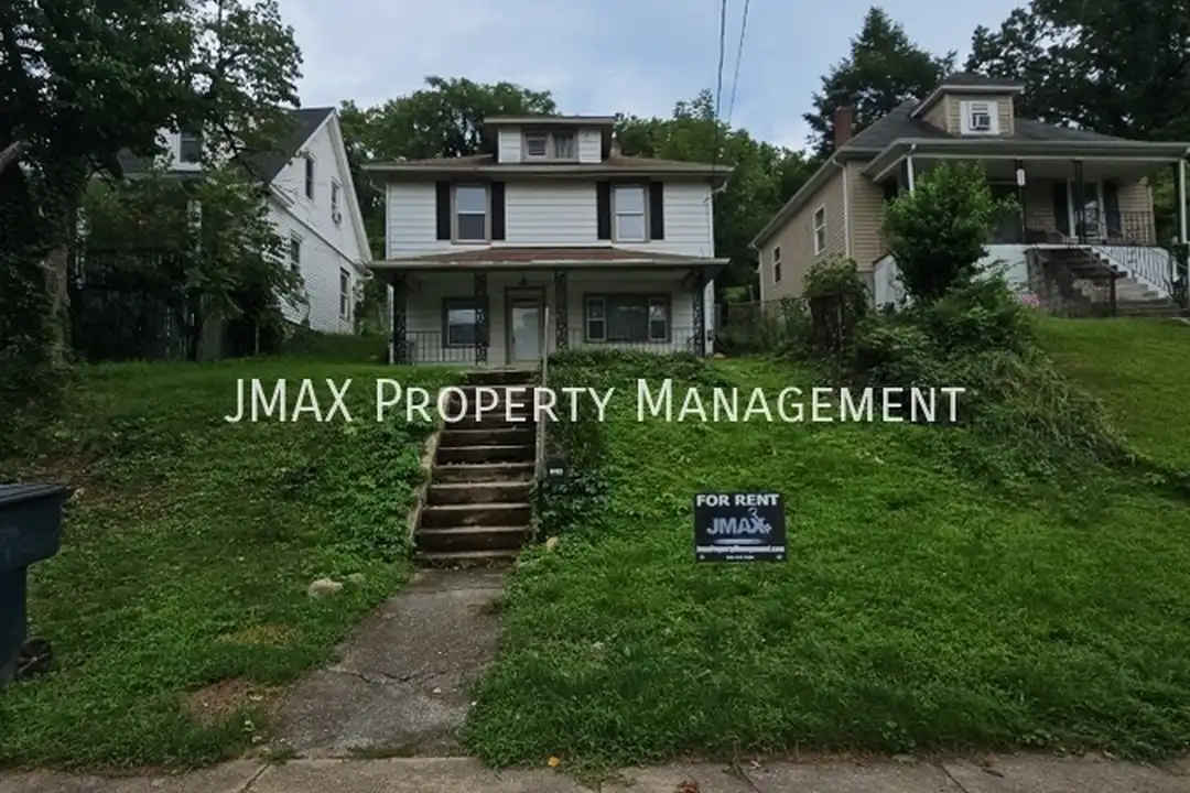 1318 Buena Vista Blvd SE – photo 1