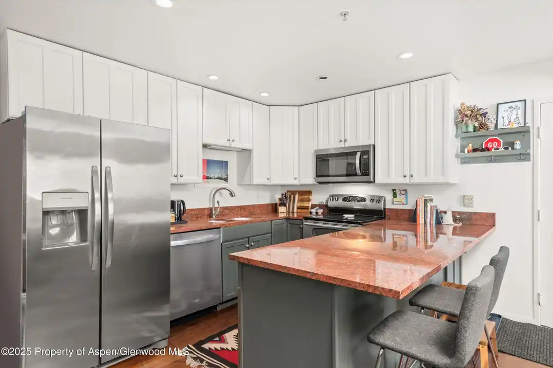 326 Midland Ave #308 - More