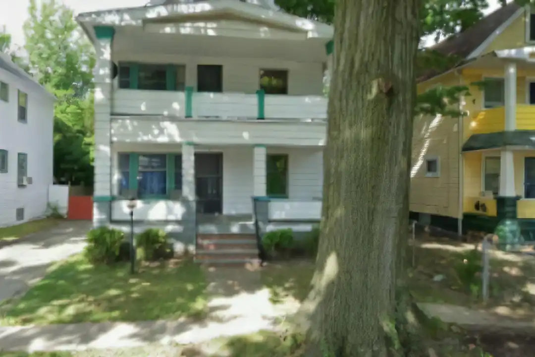 2764 E 124th St – photo 1