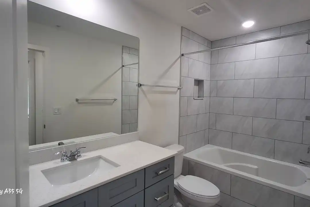 3170 Oleander Ave - View 6