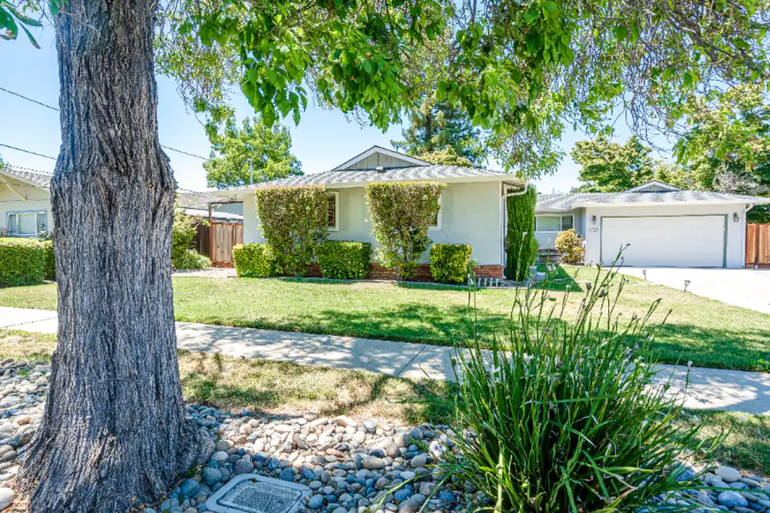 3985 Royal Arch Dr unit B - View 4