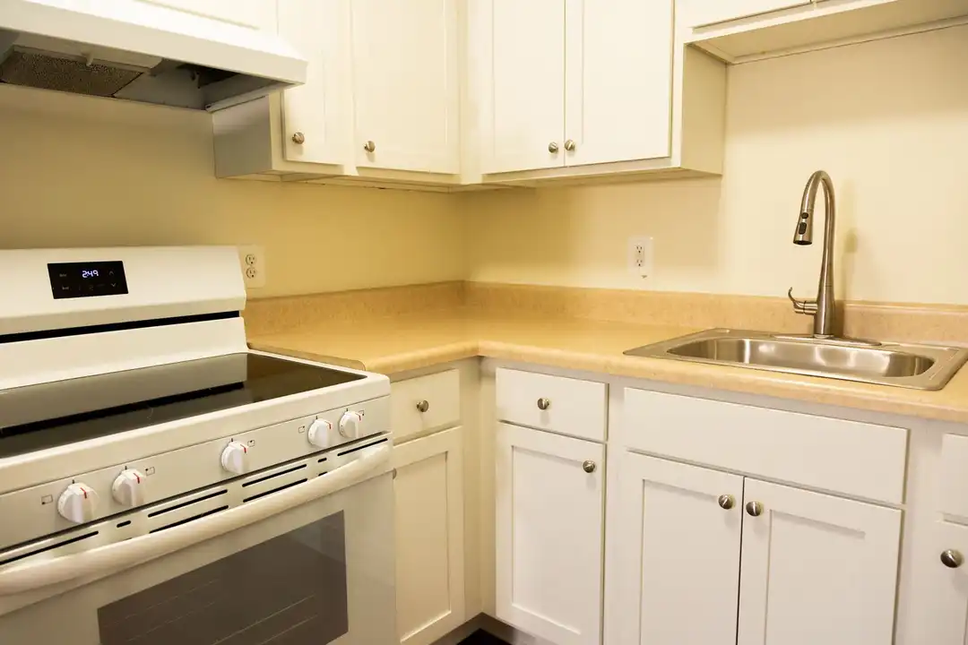 1102 Leonard St unit Apt #5 - View 5