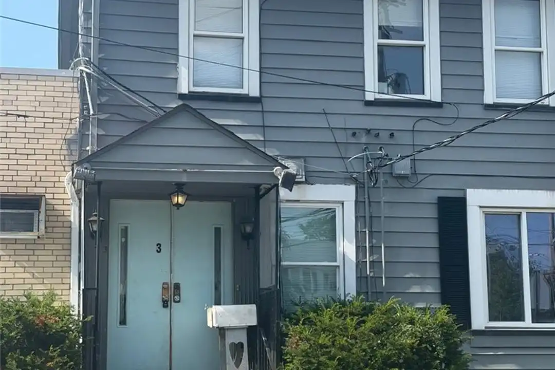 4434 Pearl Rd unit 3 – photo 1