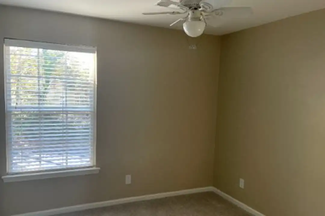38 Woodhaven Dr - View 6