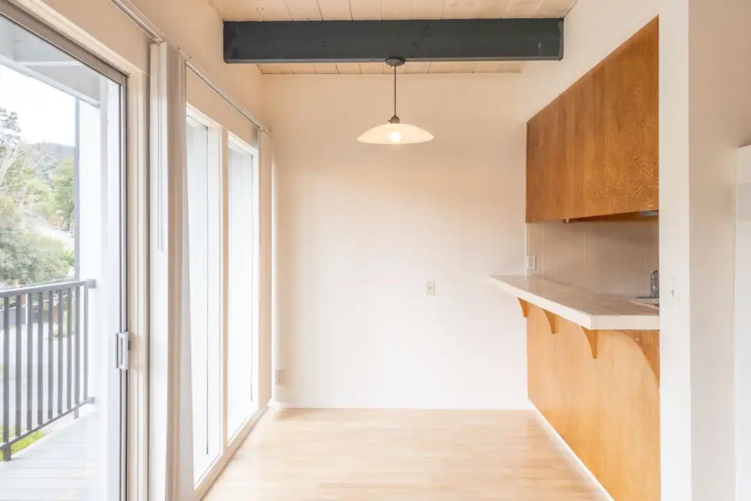 Apartment in Mill Valley - View 2