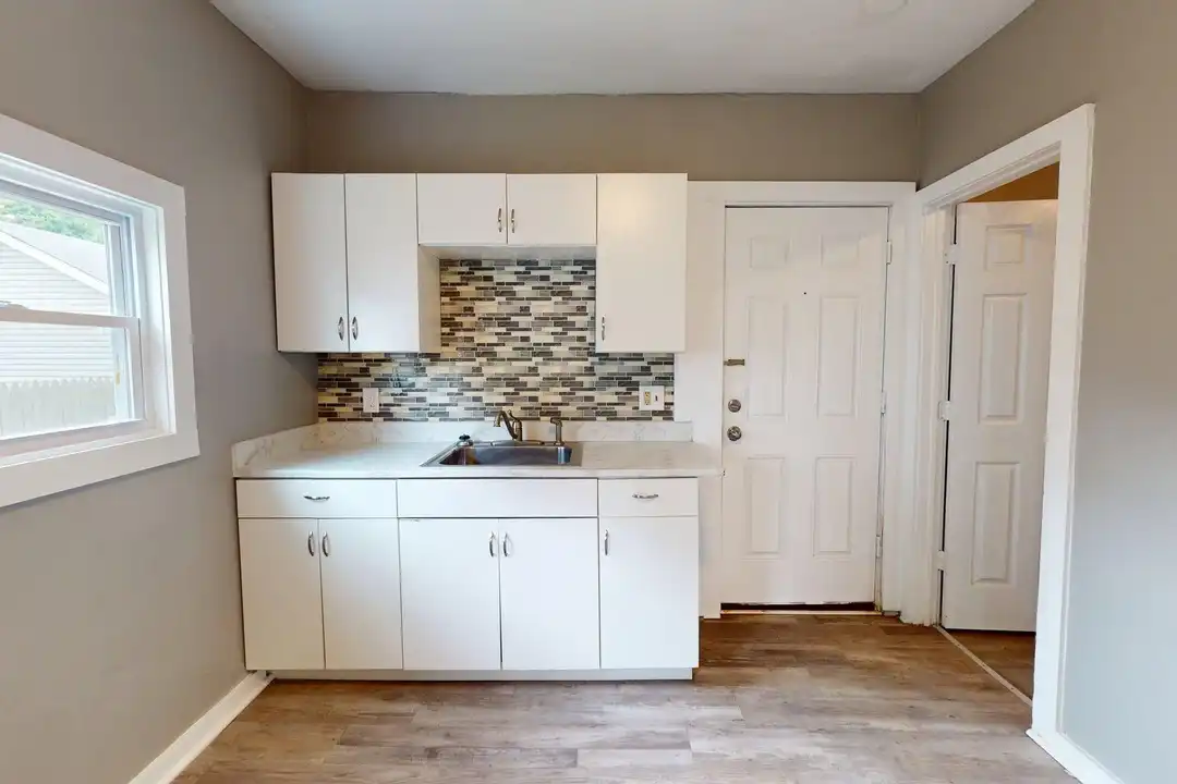 4221 Newark Ave unit 4221 Newark Ave - Down – photo 1