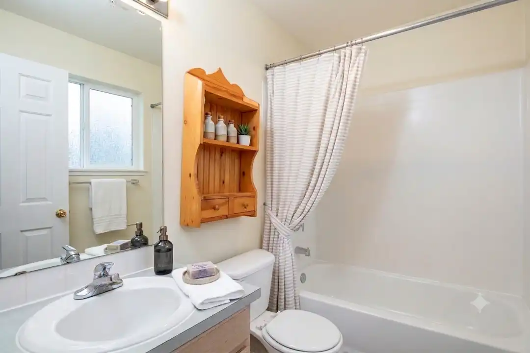 928 N 97th St unit 303 – pohled 4