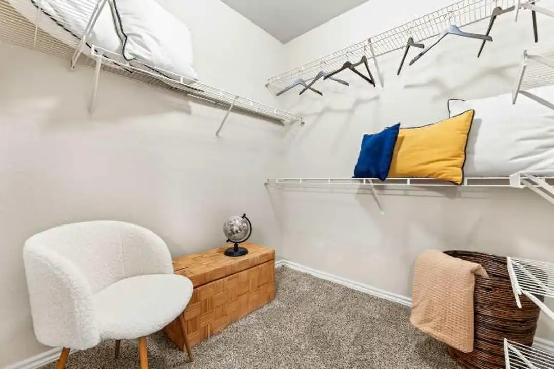 925 S Main St - View 5