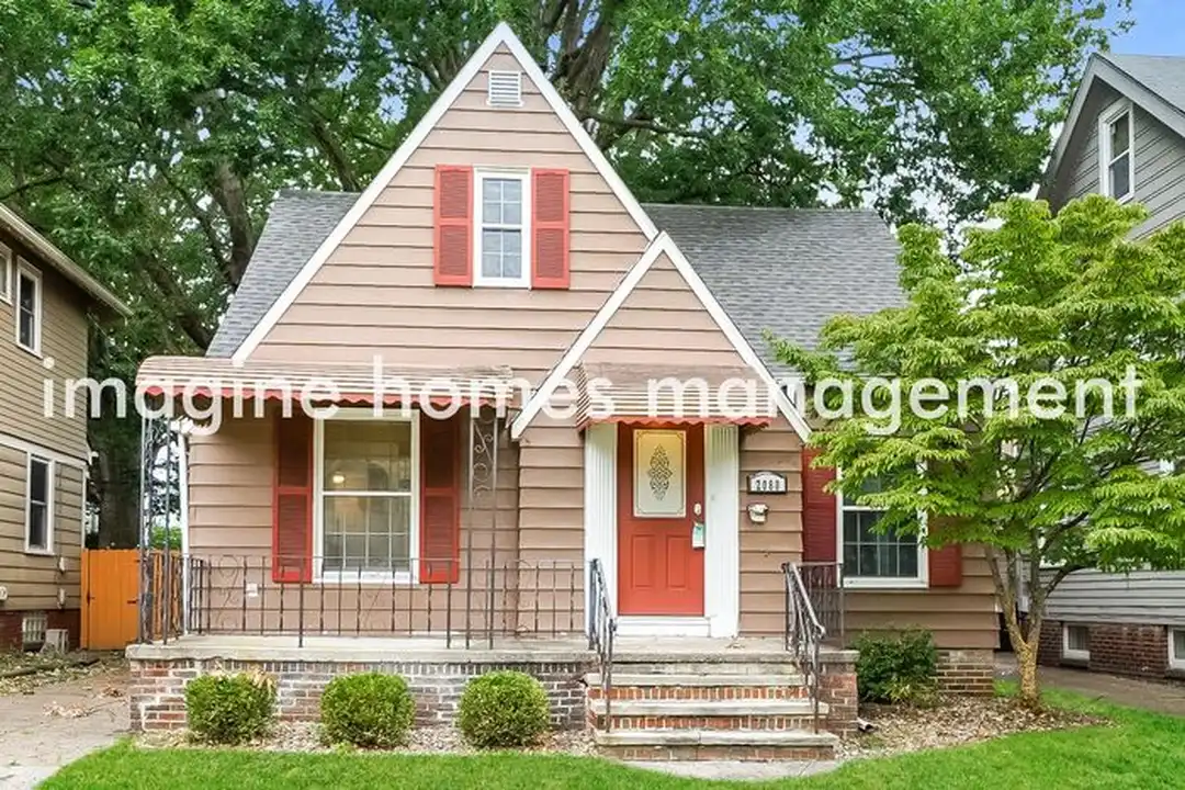 2080 Olive Ave – photo 1