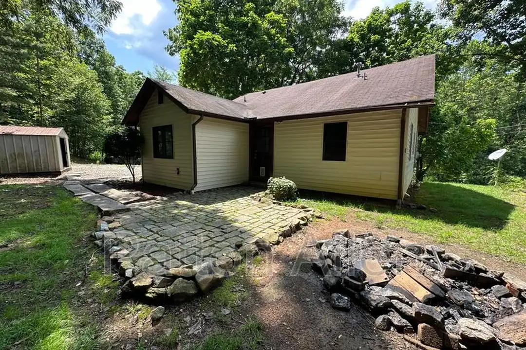 267 Davis Creek Rd - View 3
