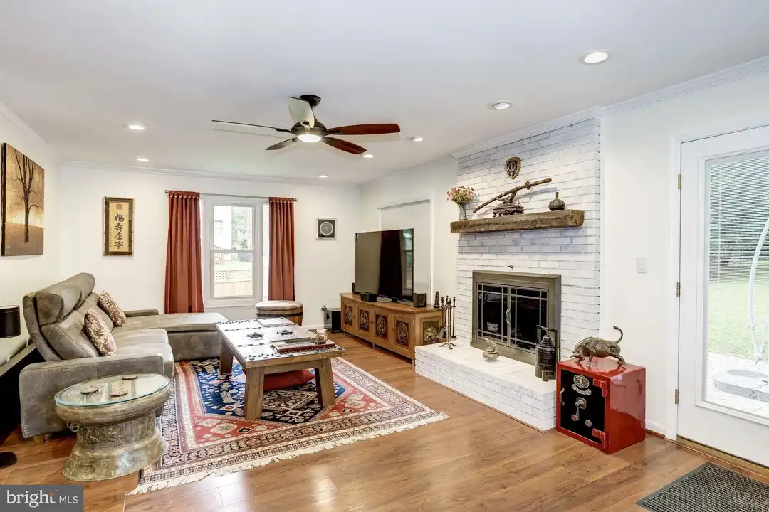 6788 Little River Turnpike - More