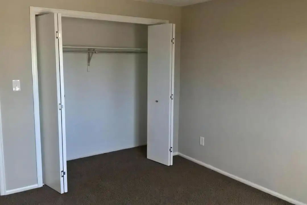 1331 Merl Pl - View 6