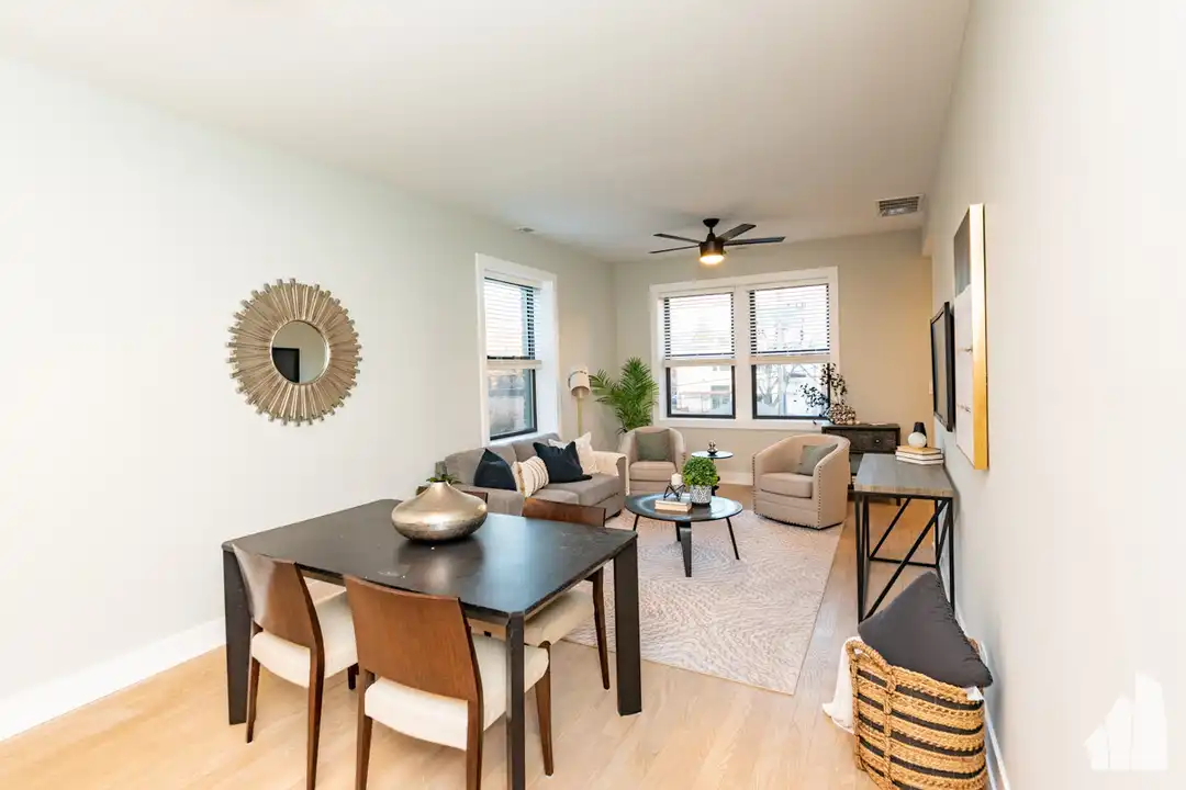 4409 W Montrose Ave unit 3B - View 2