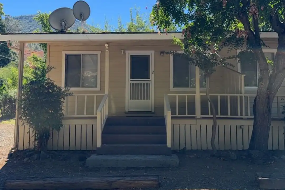 6599 Hohape Ave unit #2 – photo 1 of 10