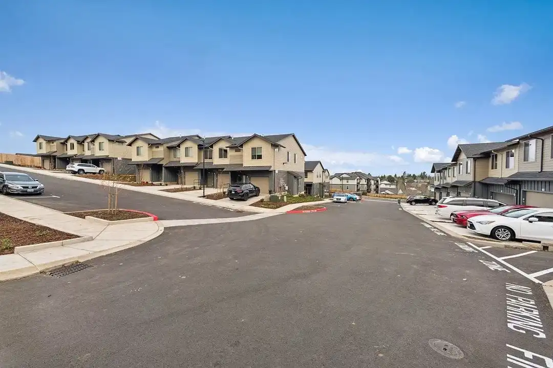 Apartment in Salem - View 4
