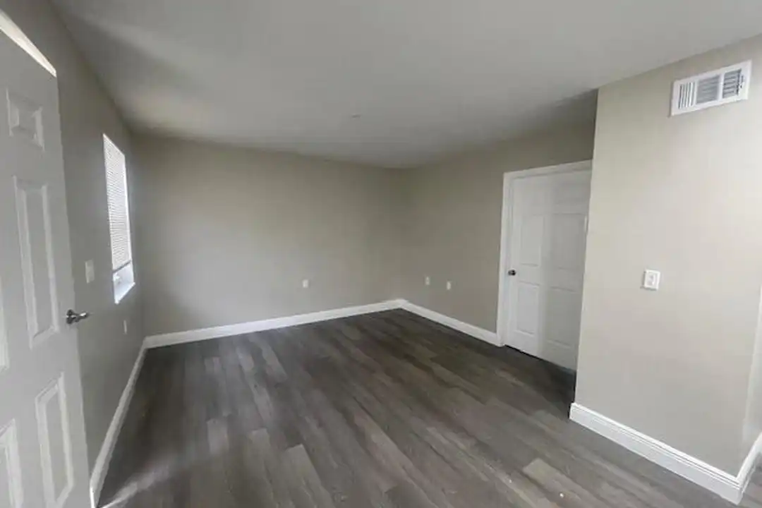 4393 Windsor Ave unit 3 - View 6