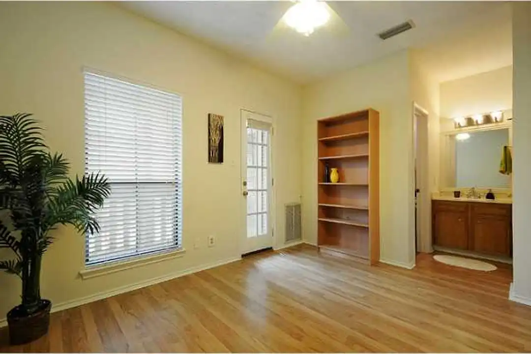4401 Speedway unit 302 - View 4