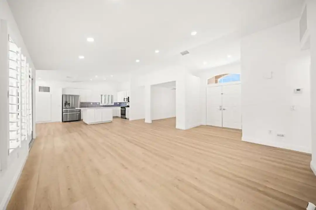37762 Drexell Dr - More