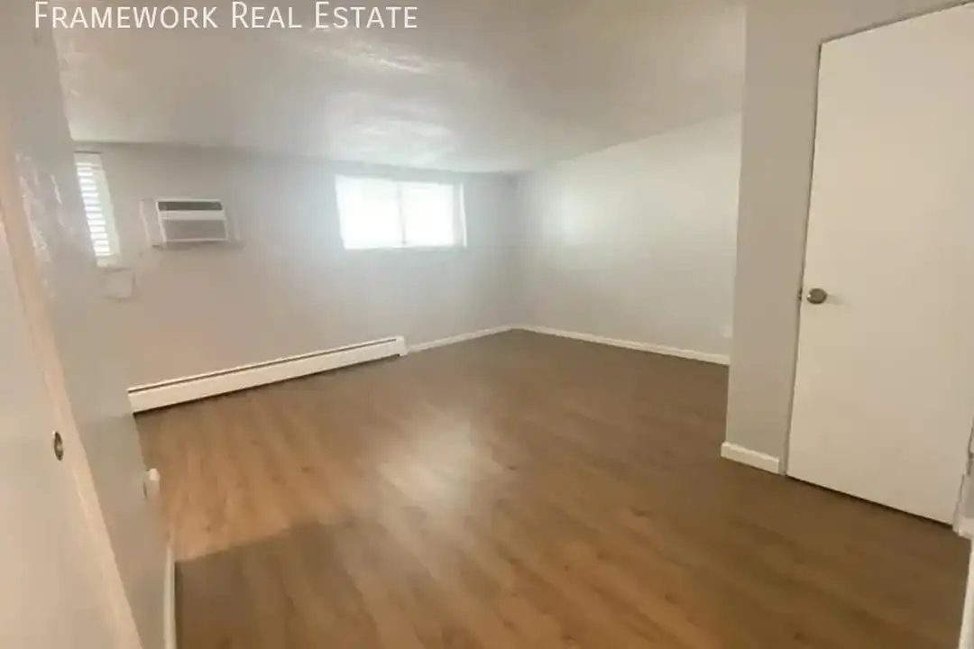 1410 N Moline St unit 1410 - More