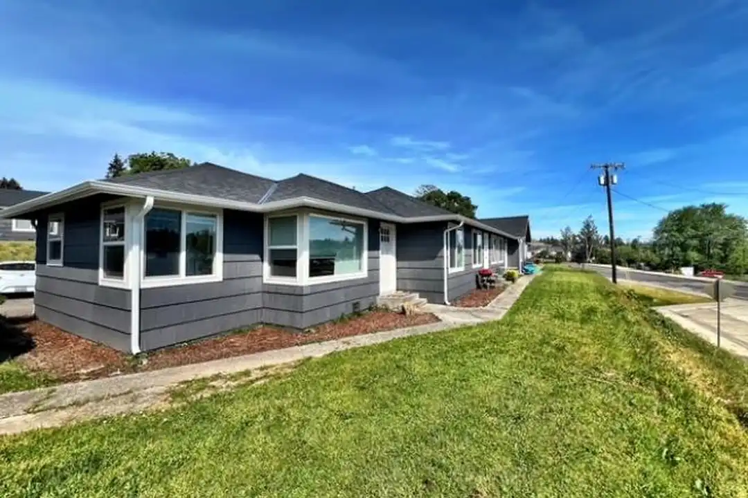 114 Lebo Blvd - View 2