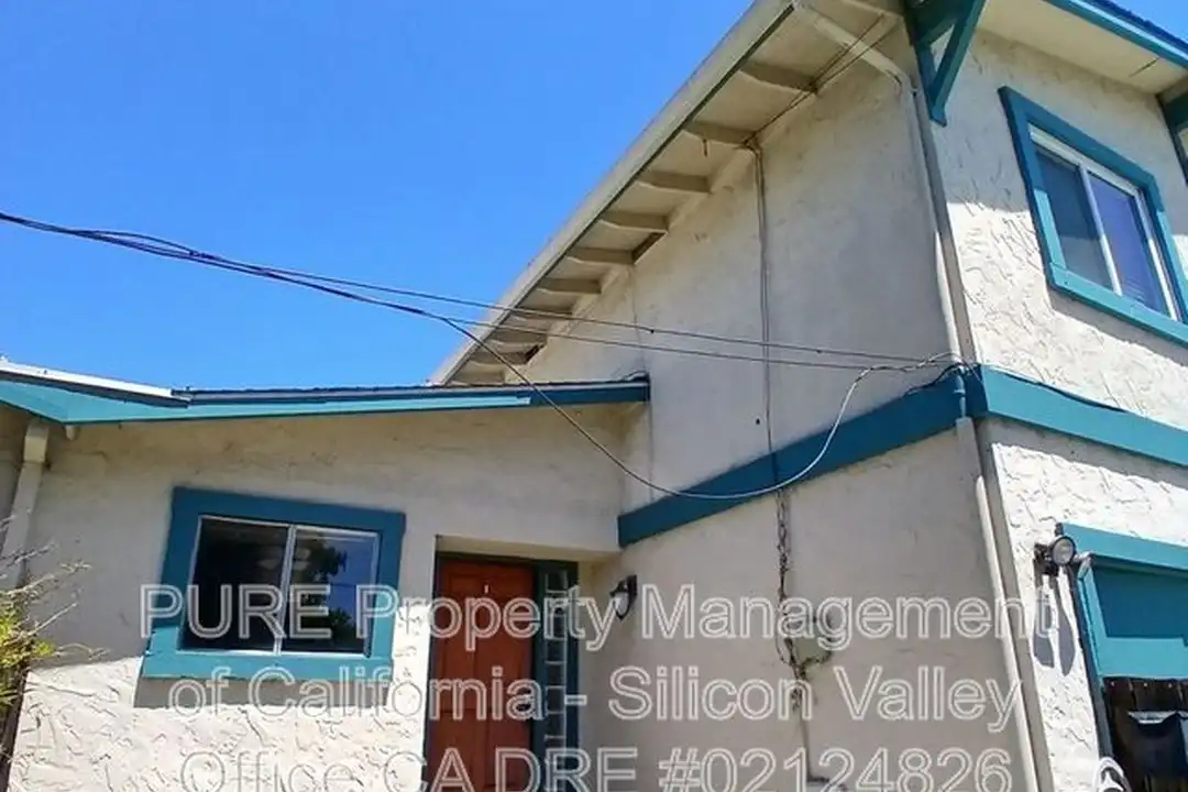5485 Soquel Dr - View 2