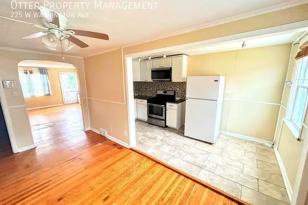 225 W Washington Ave - View 6