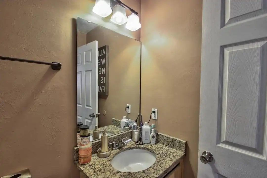 640 Eugenia St - View 5