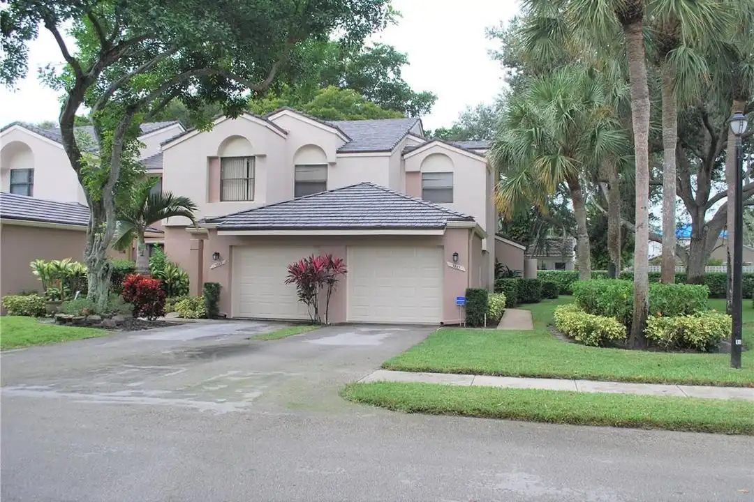 9867 NW 1st Ct - View 3
