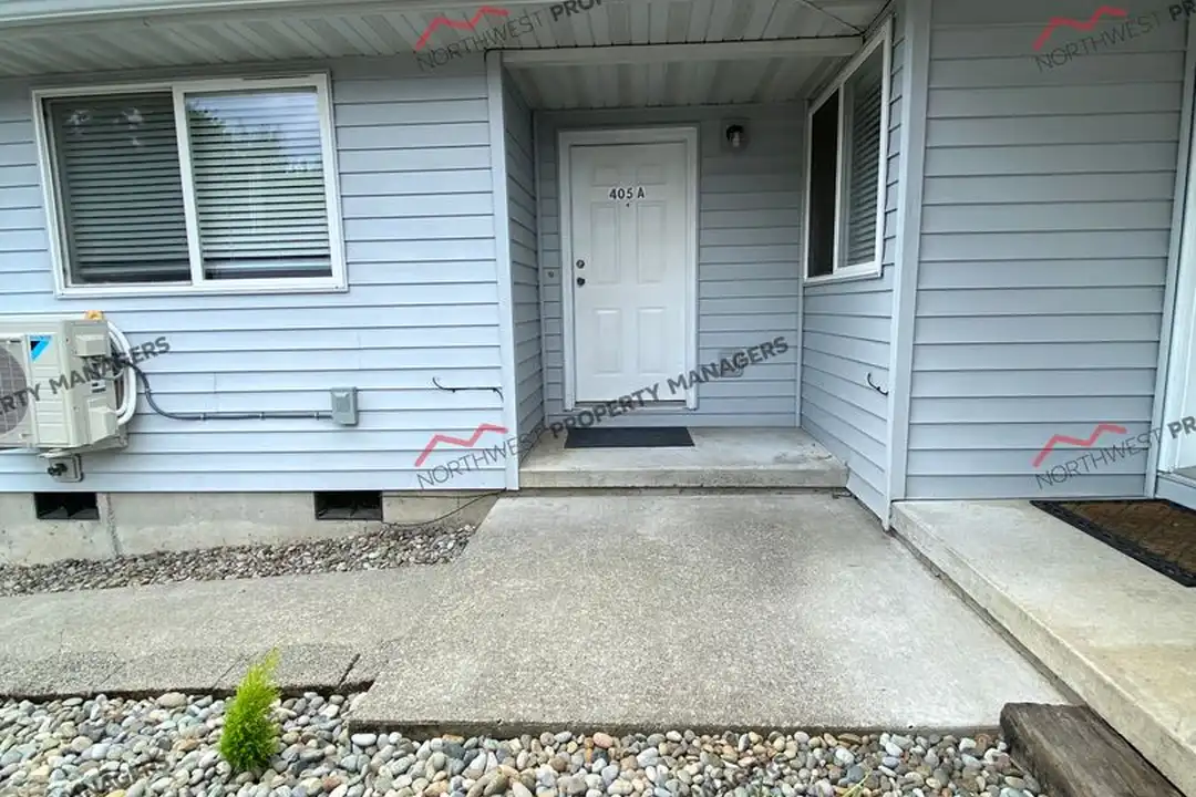 405 NW Arden Ave unit 1 - View 2