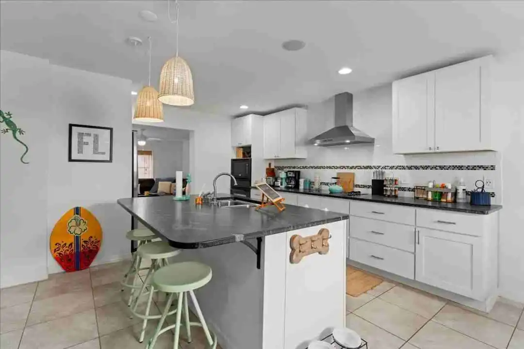 1345 Bayshore Dr unit 1044384P - View 4