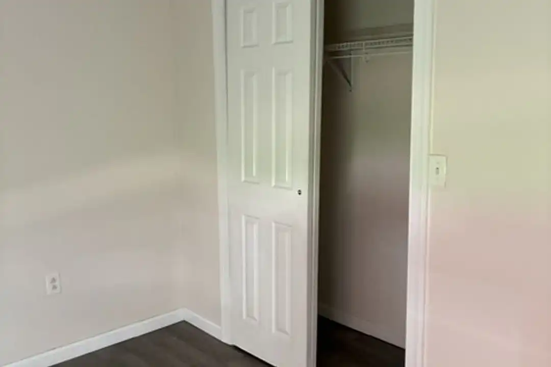 152 3rd St unit Apt 101 - More