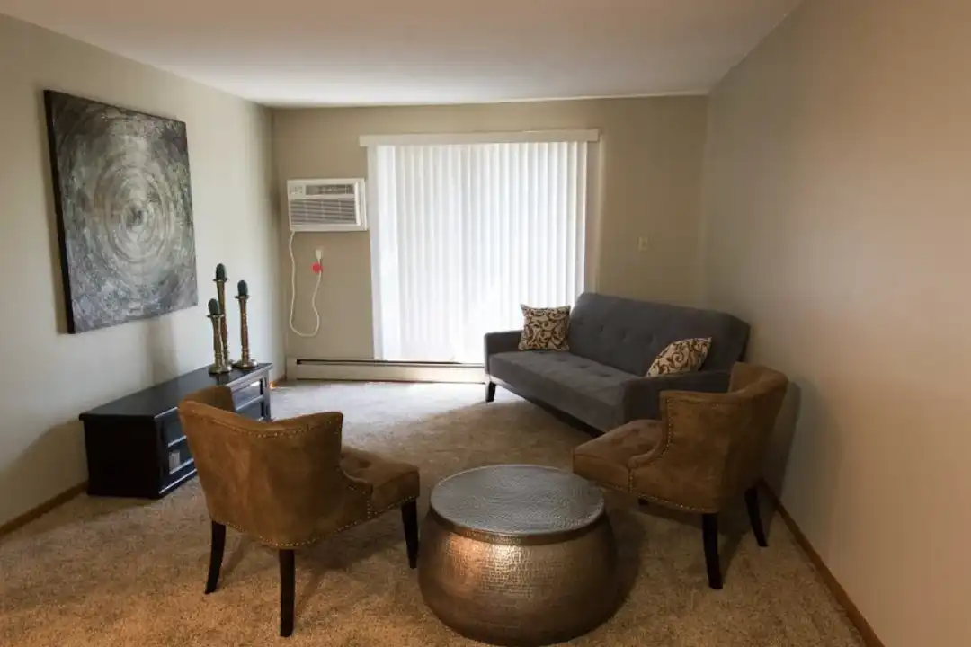 Apartment in Sioux Falls - More